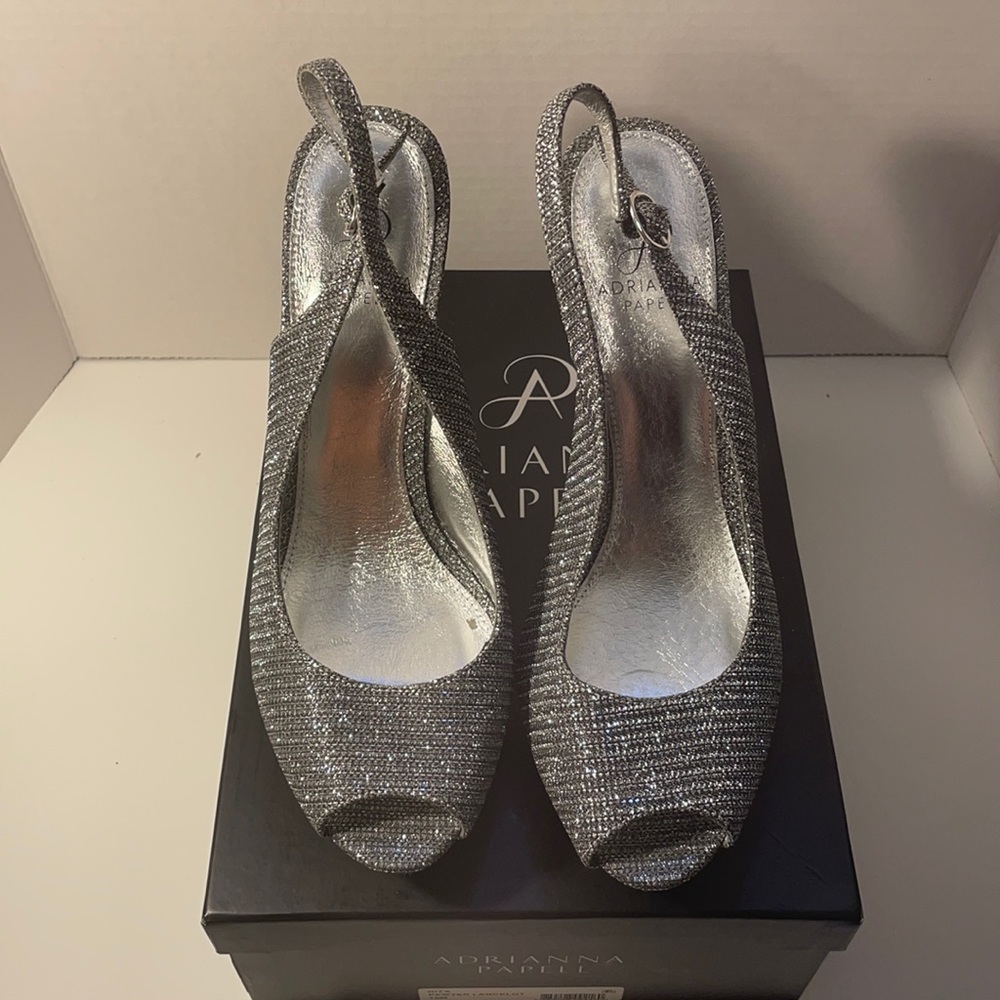 Adrianna papell peep toe silver shinning heel